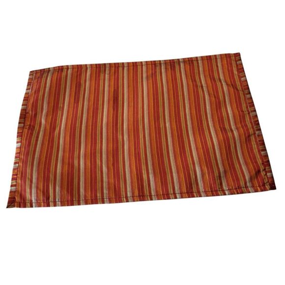 Pier 1 Estrella Set of 4 Reversible Rectangular Placemats | 18.75 x 12.5 in - Picture 3 of 12